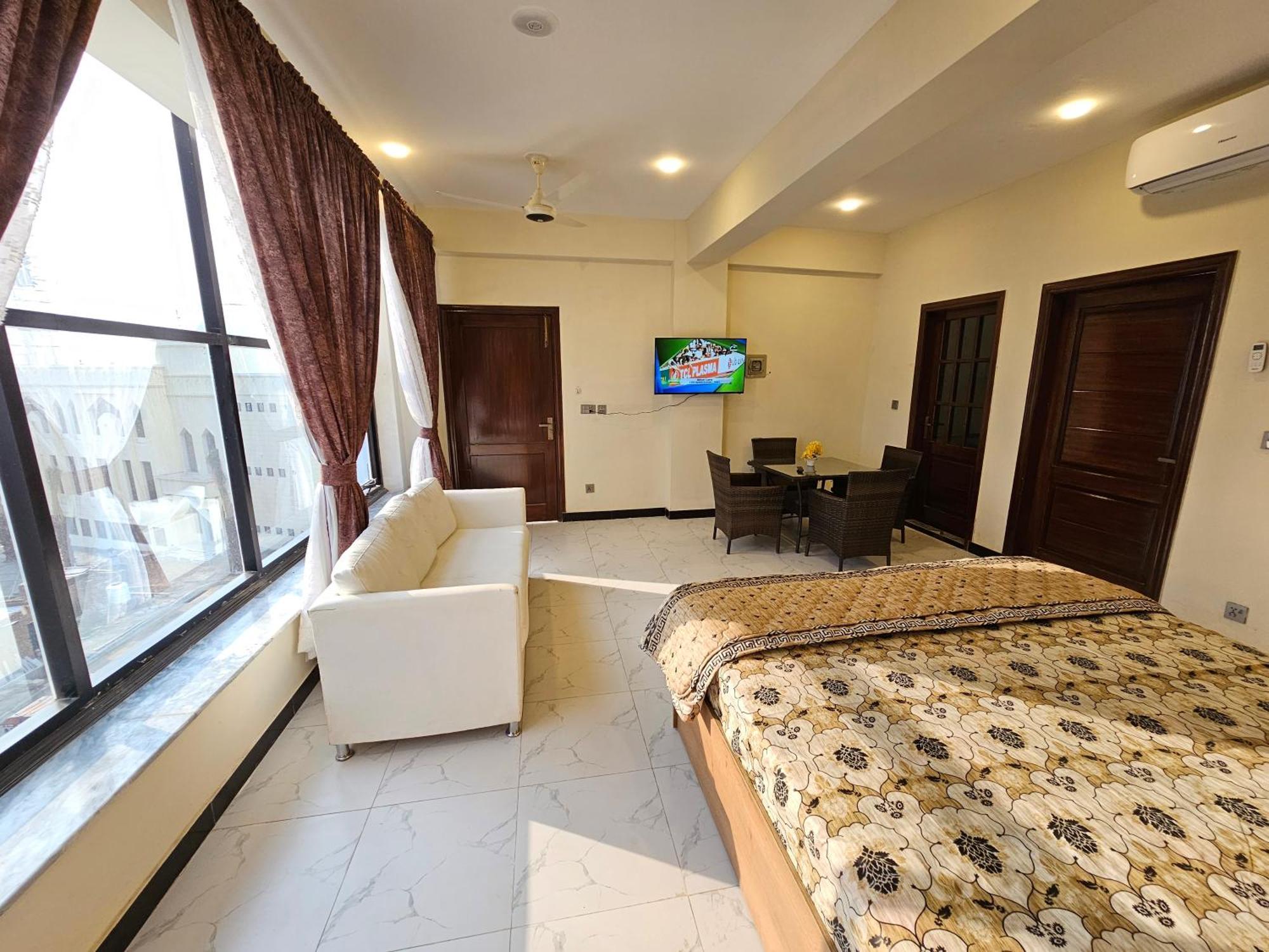 Motorway Majesty Suites Islamabad - Near Islamabad International Airport And Motorway Dış mekan fotoğraf