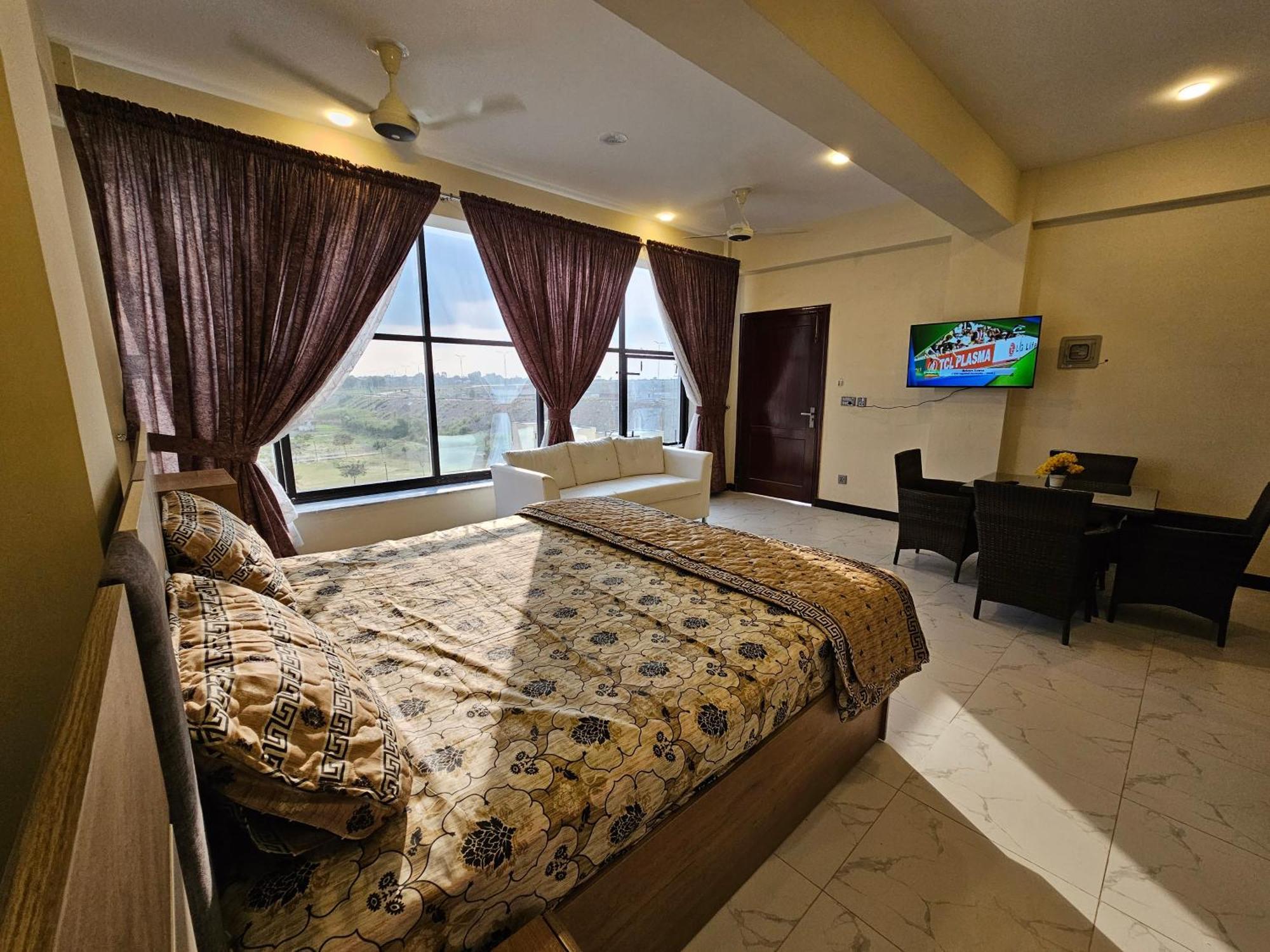 Motorway Majesty Suites Islamabad - Near Islamabad International Airport And Motorway Dış mekan fotoğraf